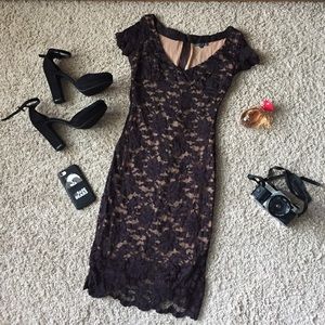 Midi lace dress